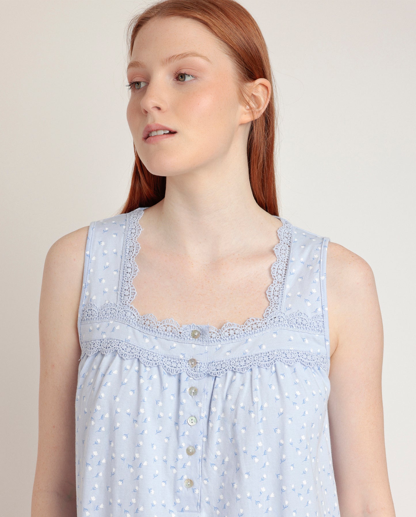 Camicia da notte con bottoni e fiorelli glicine Admas