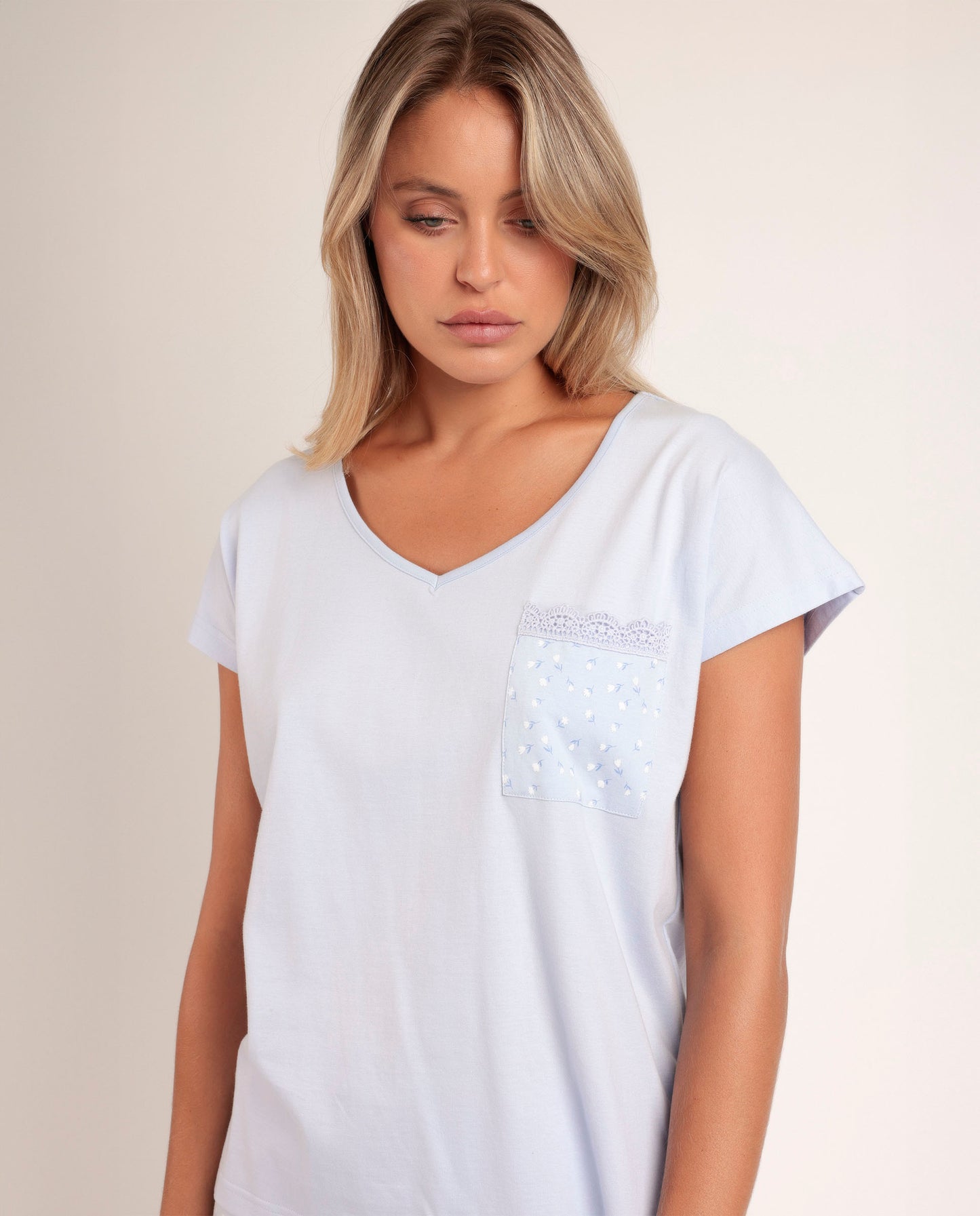 Pigiama estivo donna maglia e pantalone lilla con fiorellini Admas