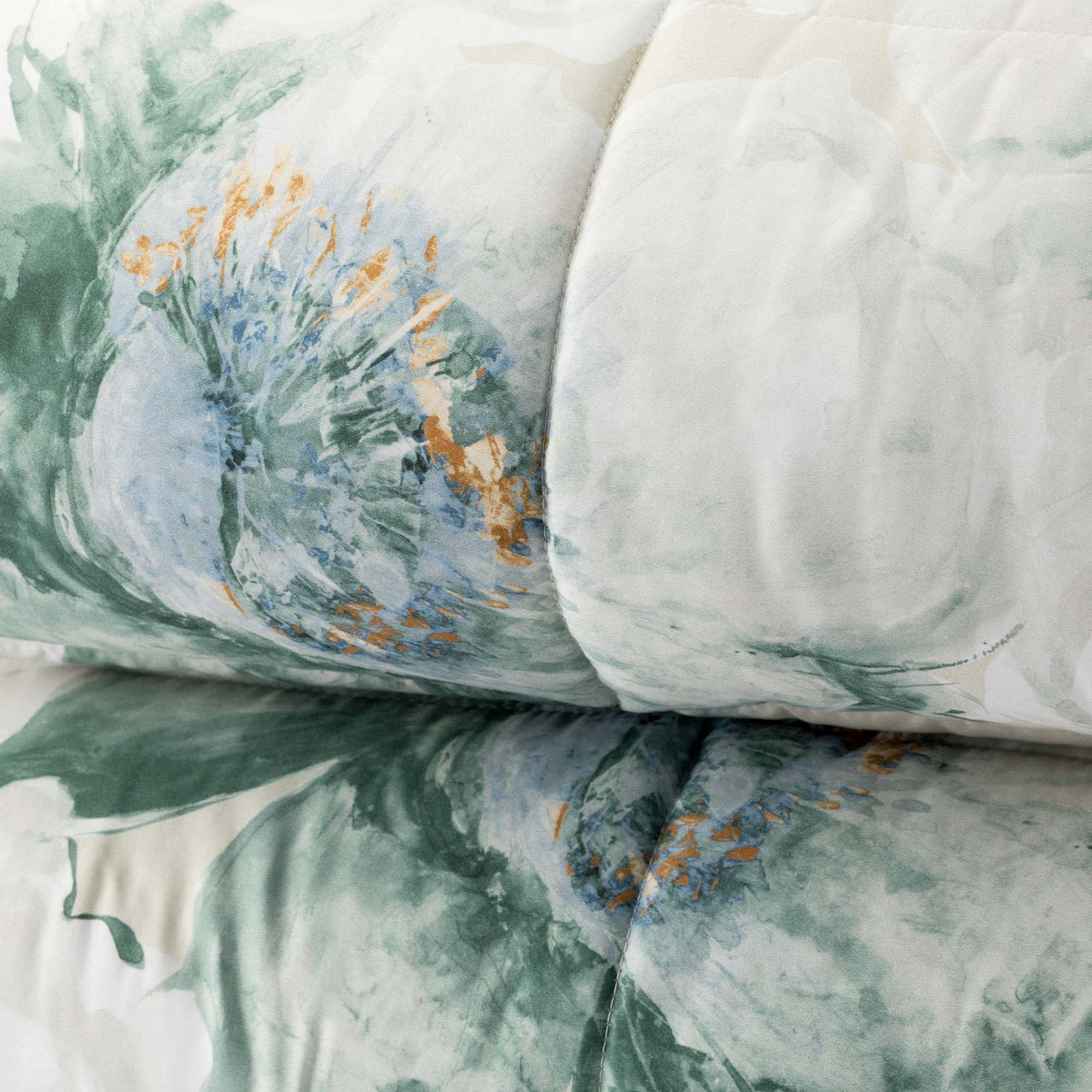 Trapunta Matrimoniale Hellebro in raso stampa floreale Reever