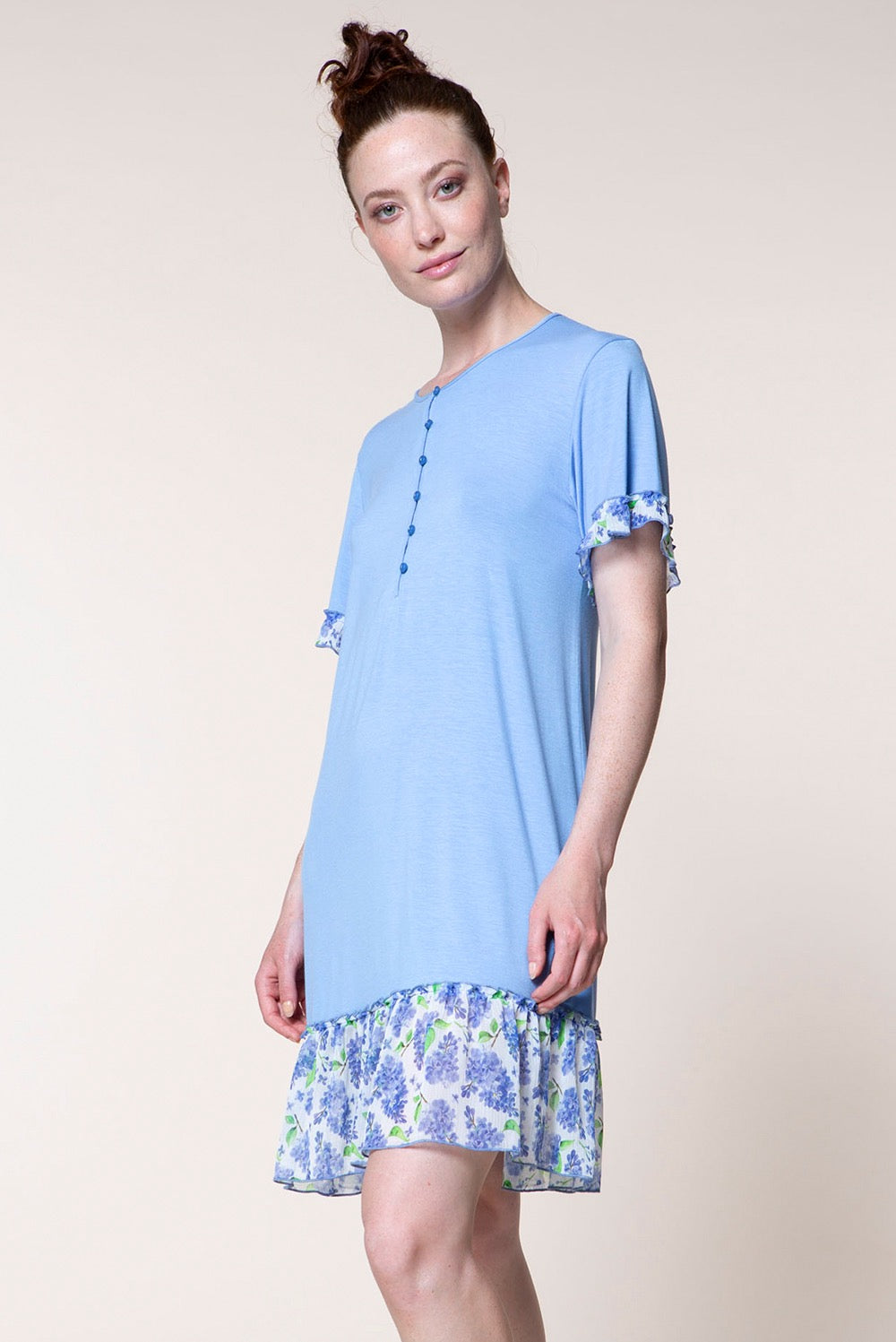 Camicia da notte con bottoni e balza chiffon azzurra Pepita